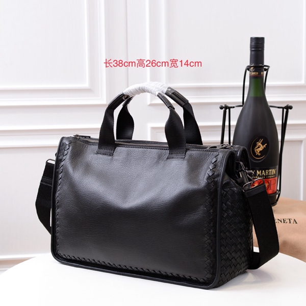 ボッテガヴェネタバッグ背面デザイン